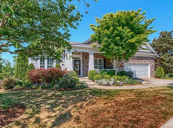 2nd image of 39605 Rosebay Ct