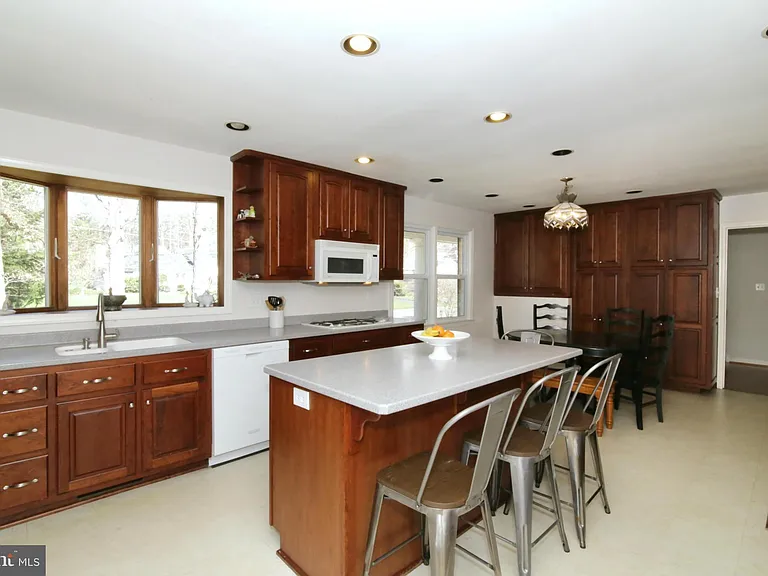 8947 Colesbury Pl — Photo 7