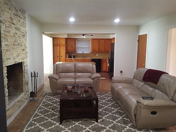 5th image of 1457 Custer Ave