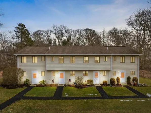 15 Heather Ln, Bridgewater, MA 02324