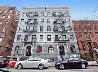 218 W 22nd St #1W, New York, NY 10011