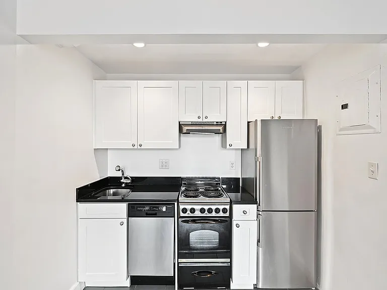 24 5th Ave #1127 — Photo 7