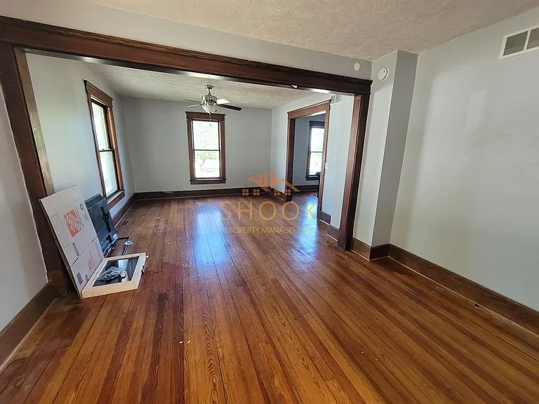 1312 Ferry St — Photo 4