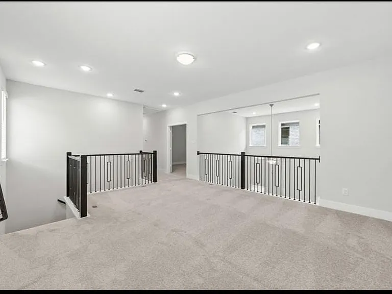 3010 Eleanor Dr — Photo 5