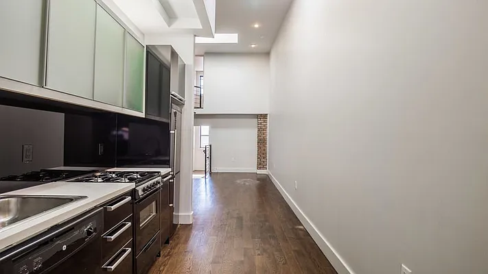 Rented by Nooklyn NYC LLC | media 25