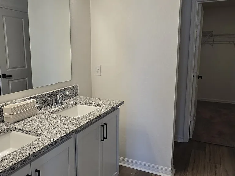 748 Overpool Ave — Photo 17