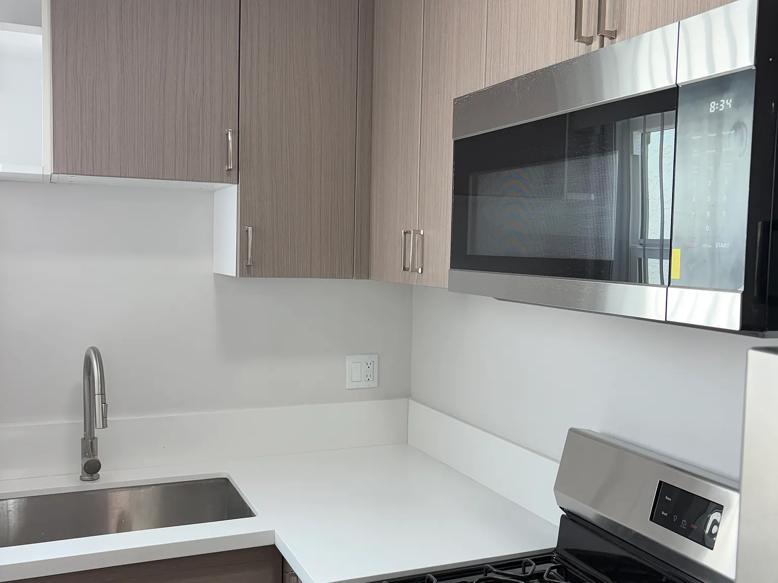 1 bed, 660 sqft, $1,925 — Photo 2
