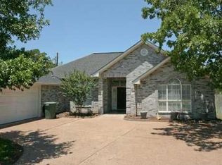 6207 Stratford Cir, Bryan, TX 77802