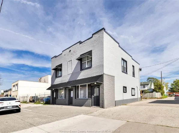 1574 Howard Ave, Windsor, ON N8X 3T4