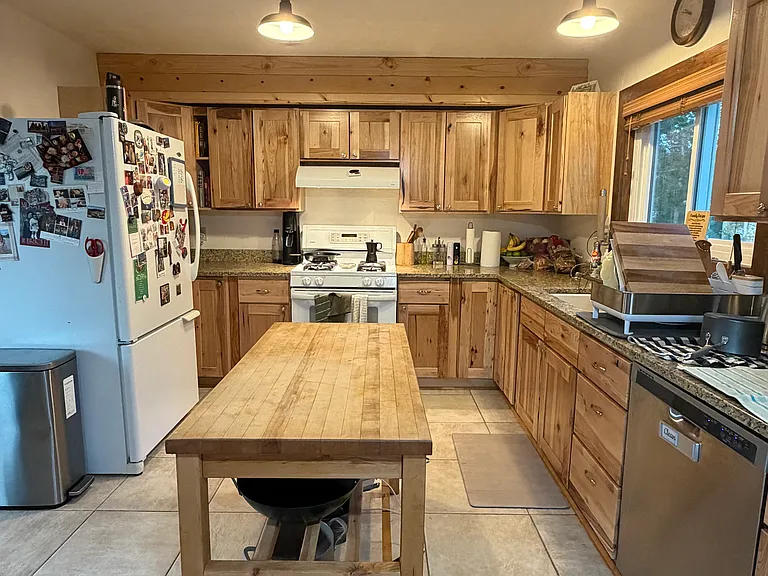 104 E Dory Way — Photo 3