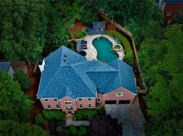 2882 Clary Hill Dr NE, Roswell, GA 30075