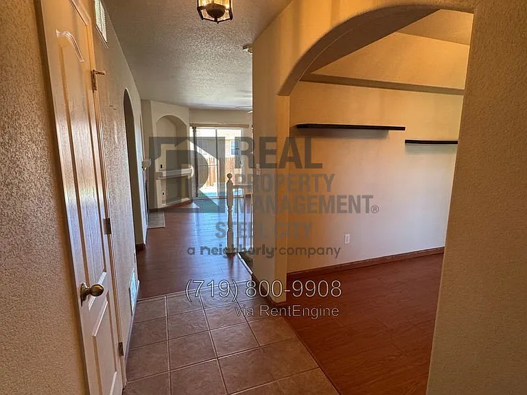 2313 Longhorn Dr — Photo 3
