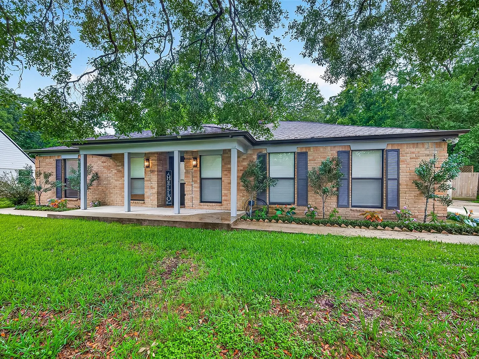 4 bed, 3.0 bath, 2793 sqft, $2,500 — Photo 2
