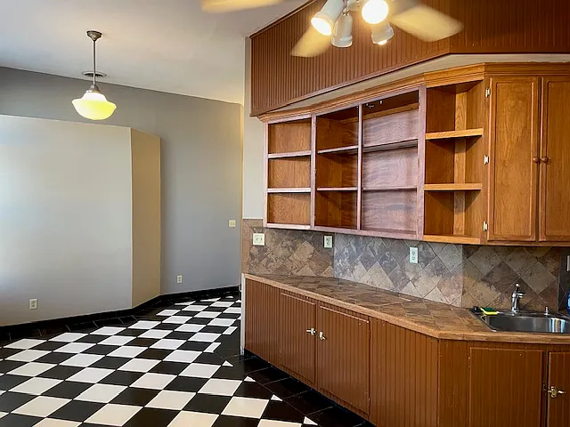 514 E State St #1 — Photo 9
