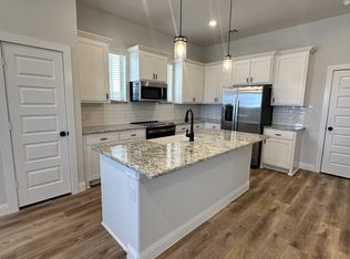 4100 Avion Dr, Sanger, TX 76266