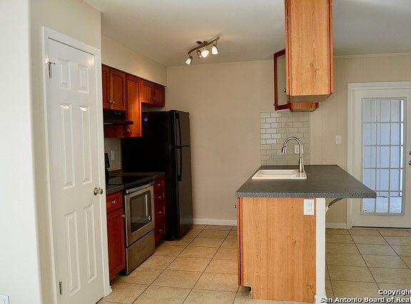 4th image of 206 Lost Forest St