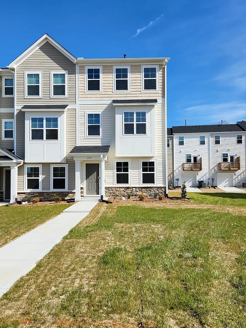 Building Photo - 2431 Kasota Ln