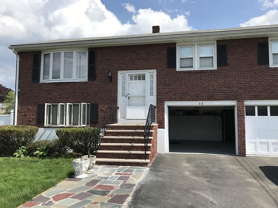1st image of 13 Canterbury Dr
