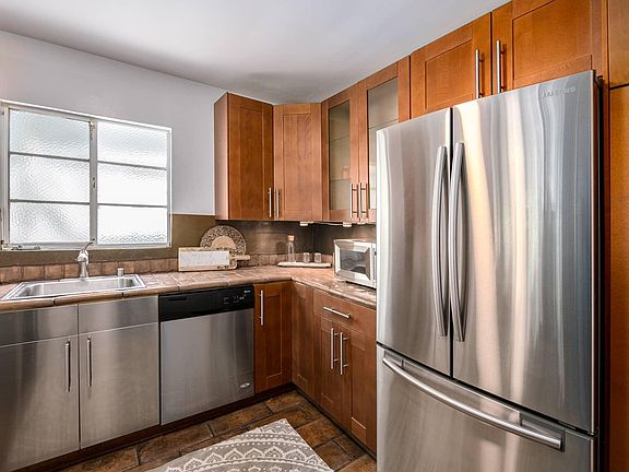 4th image of 1234 Havenhurst Dr APT 8