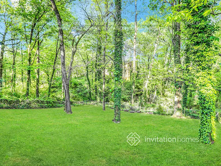2339 Chevy Chase Ln — Photo 25