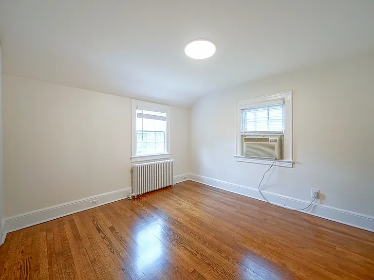 16 Brook St — Photo 29