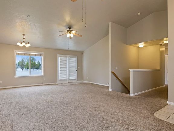3rd image of 3001 E Canyon Crest Dr