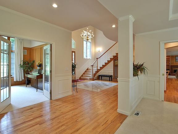 5th image of 21737 NE 194th St
