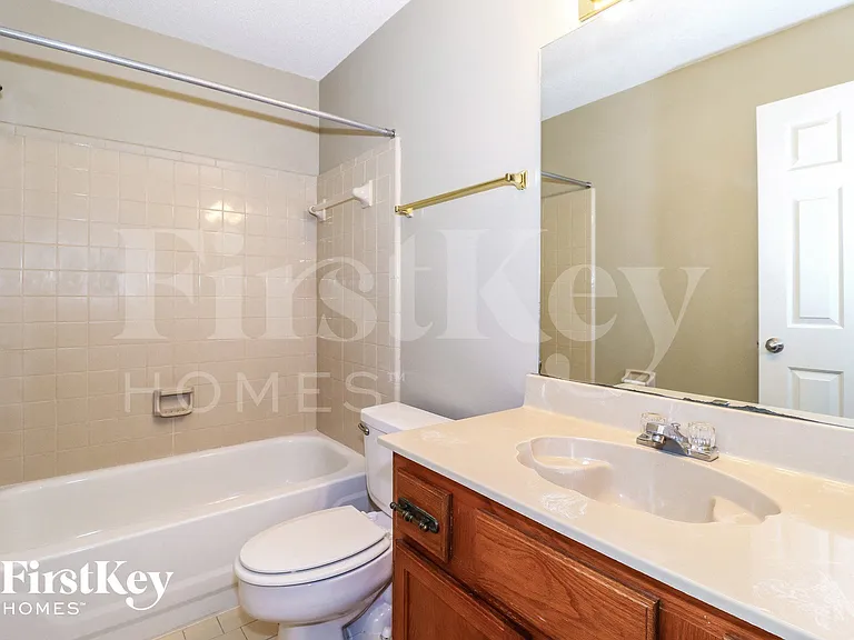 1330 Fox Trace Dr — Photo 13