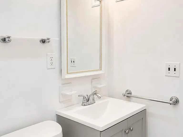 200 Locust St #30GN — Photo 11