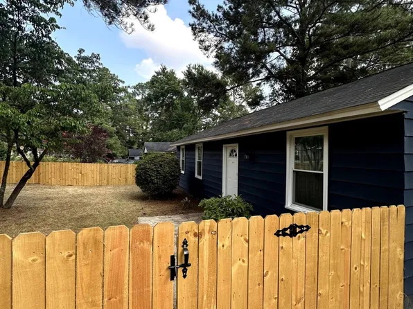 1891 Bridger St, Fayetteville, NC 28301