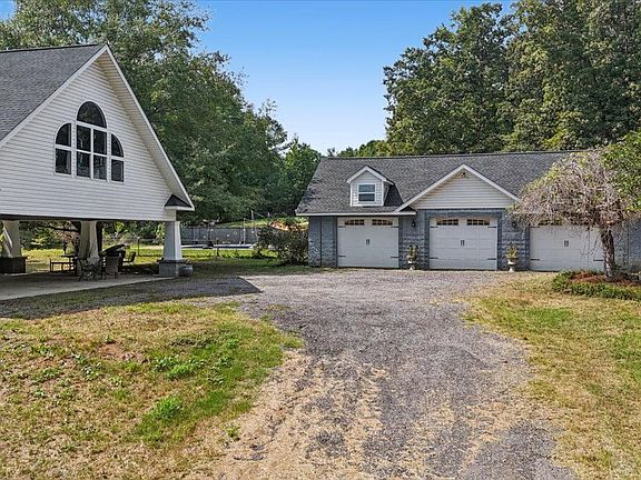 2nd image of 42 Lumpkin Rd