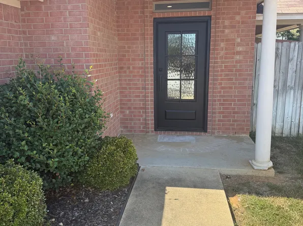 42 Wellington Dr, Longview, TX 75605