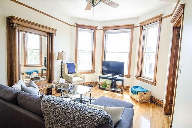 1st image of 1047 N Damen Ave #3