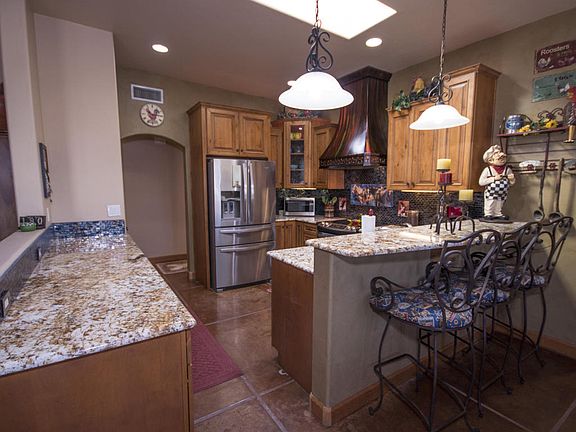 4th image of 3610 W Potvin Ln