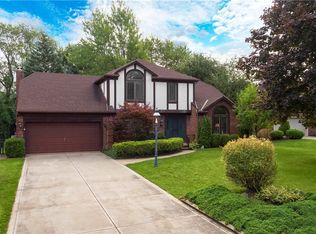 1951 Hunters Point Ln, Westlake, OH