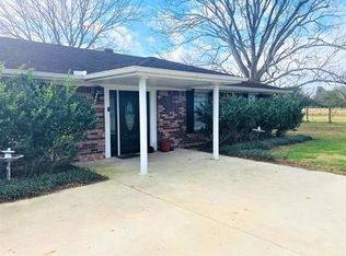 1305 W Leblanc St, Winnie, TX 77665