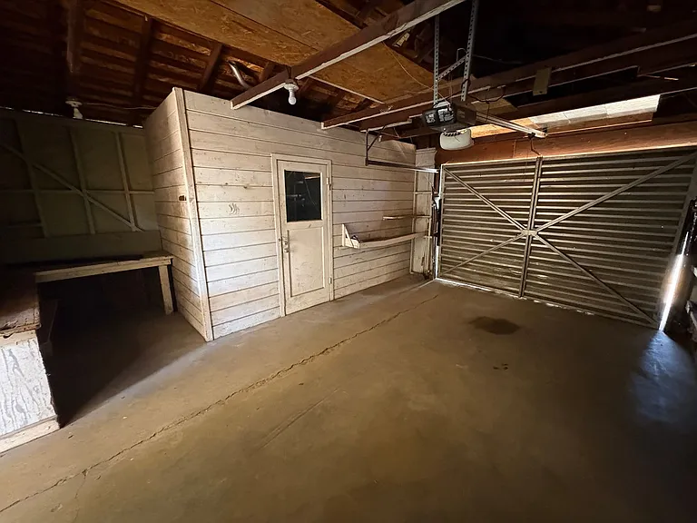 1216 N Conyer St — Photo 26