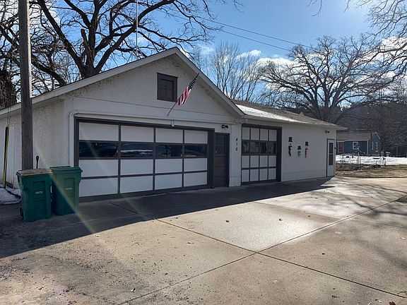 3rd image of 416 Oak St