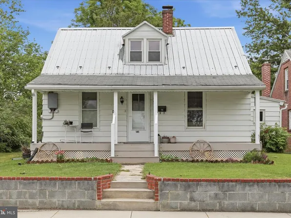141 N Ridge Ave, Greencastle, PA 17225