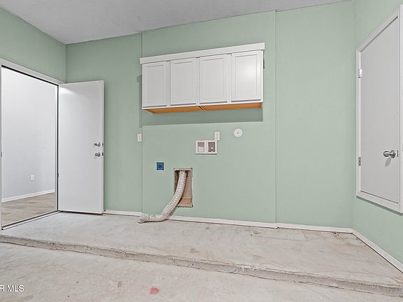 5th image of 617 Charles Heinrich St