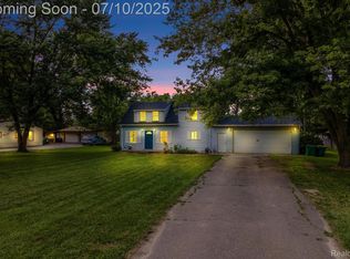 43948 Robson Rd, Van Buren Township, MI 48111