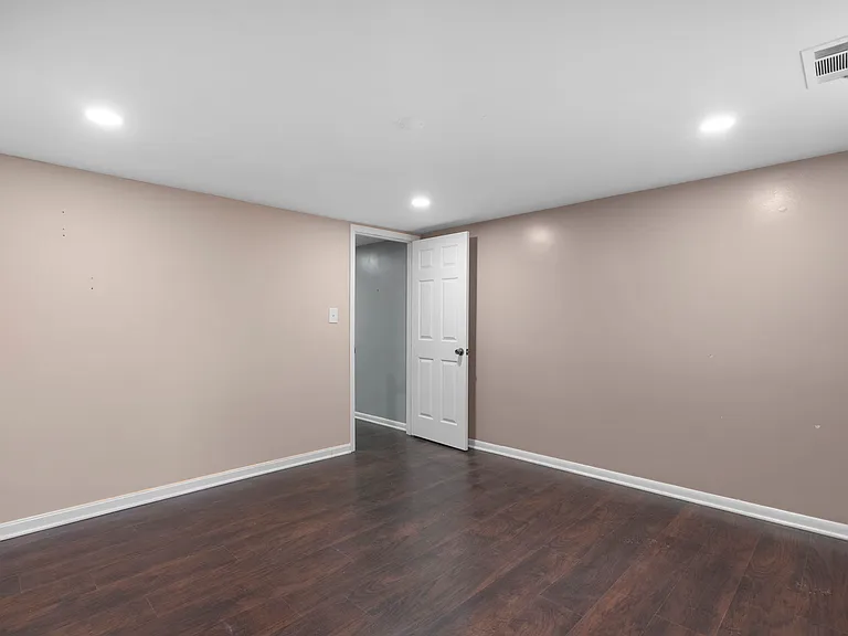 1029 Regina Dr — Photo 19