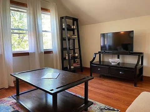 2 bed, 900 sqft, $1,425 — Photo 4
