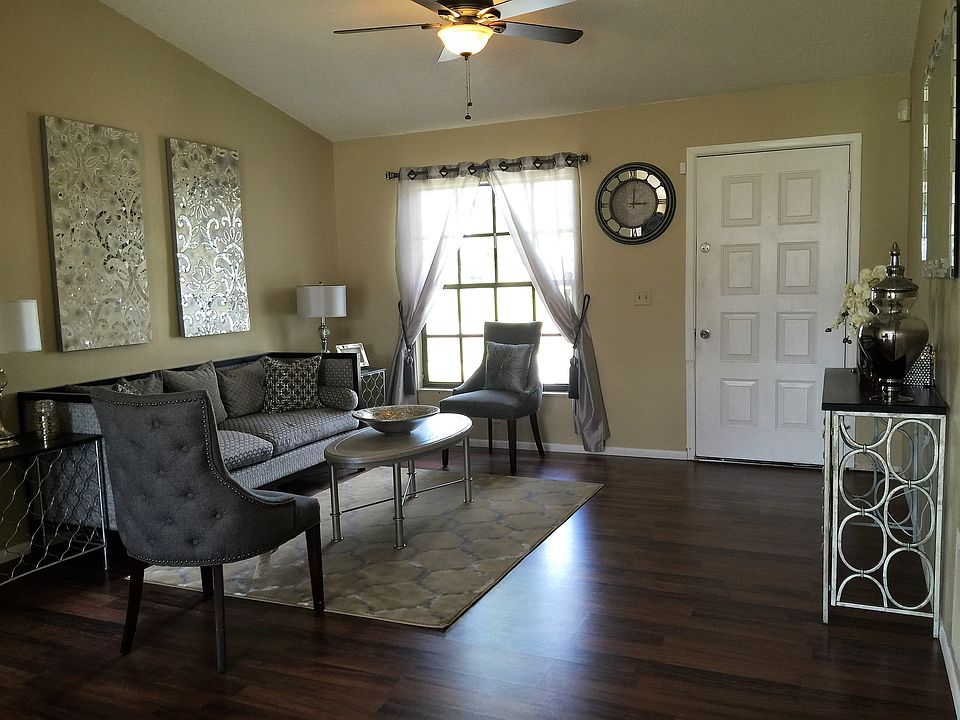 1st image of 410 Buttonwood Dr