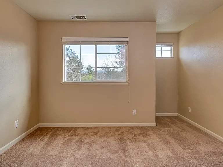Lincoln Gardens Apartments — Photo 7