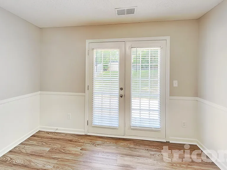 3912 Farlow Rd — Photo 5