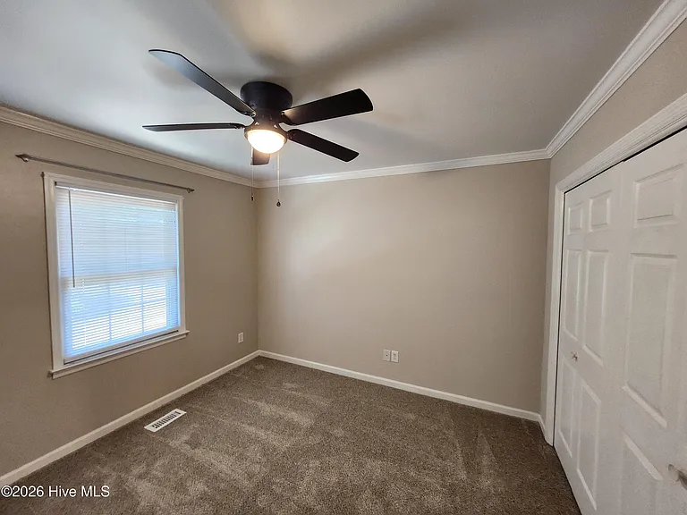 624 Crown Point Dr — Photo 17