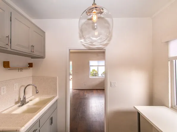 Charming Studio with Mid Century Touches in Ocean Beach/Point Loma !, 4486 Valeta St, San Diego, CA 92107