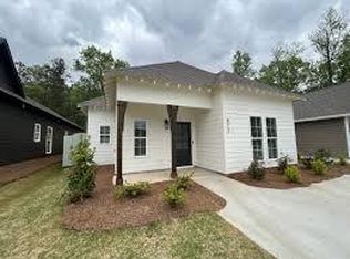 872 Village Dr, Opelika, AL 36801