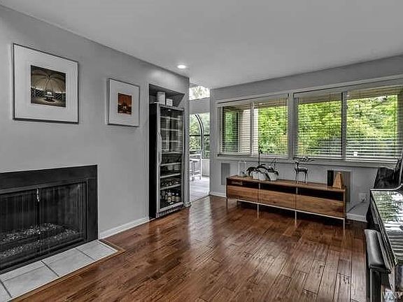 3rd image of 4880 Cliffside Dr W